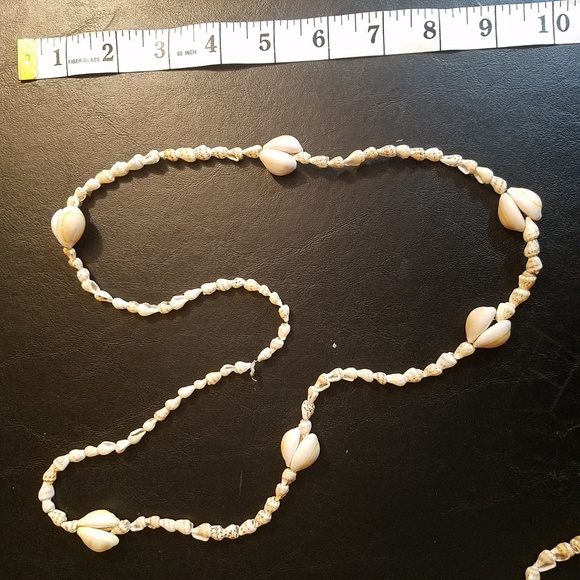 3 for $20 - Lot of 3 Shell Necklaces - Picture 3 of 4